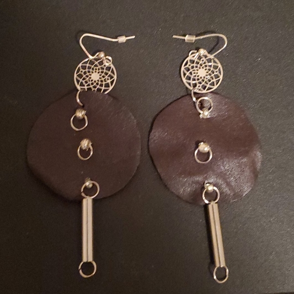 Jewelry - Picture 2 of 2